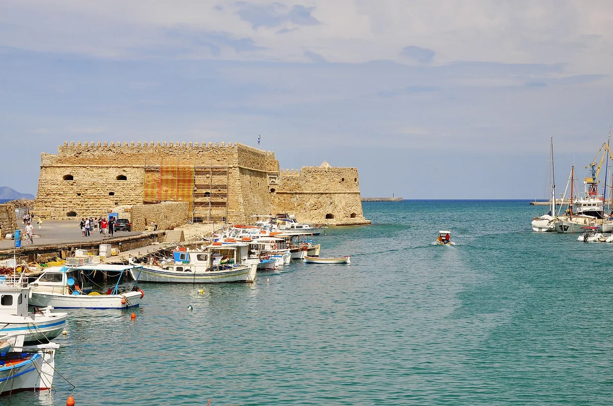 Heraklion to Milos