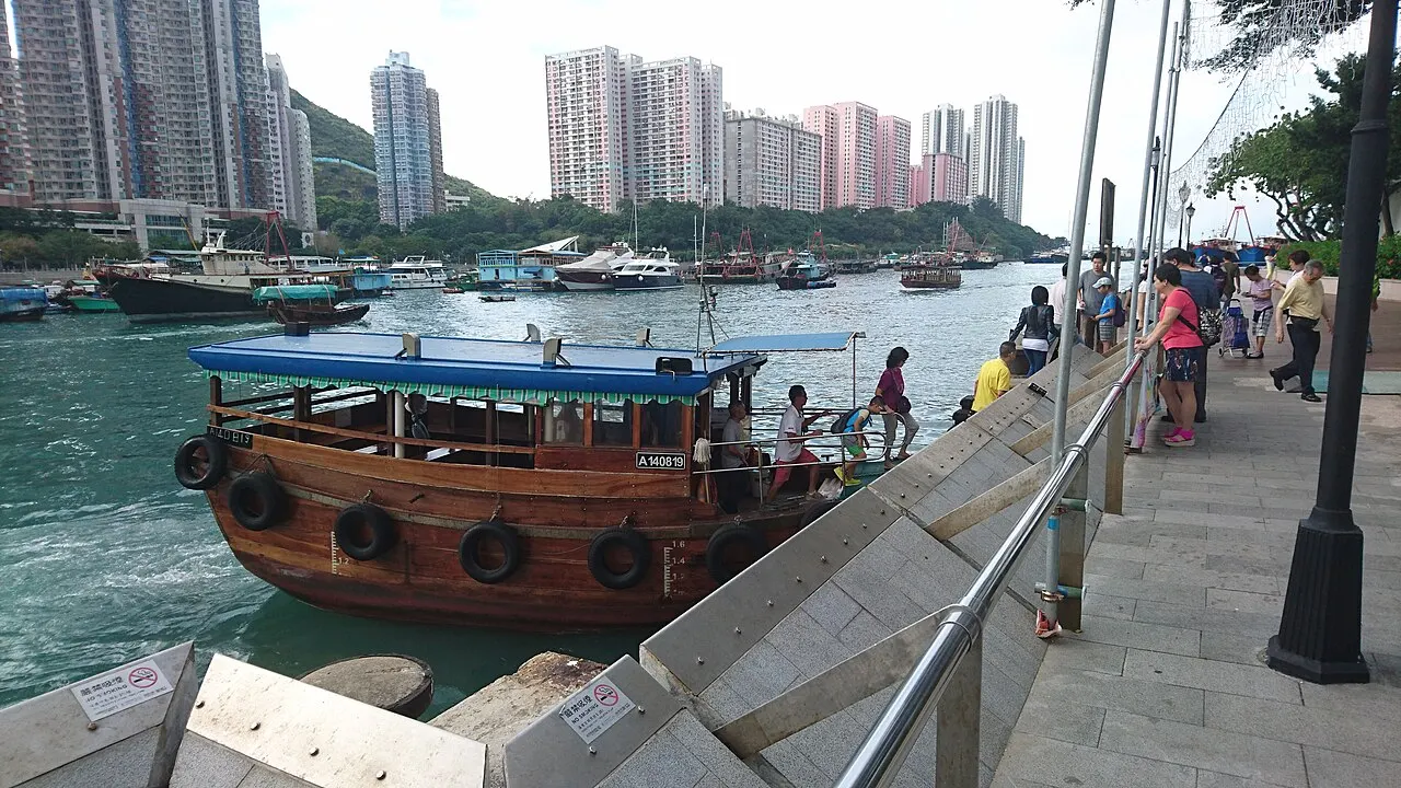 Aberdeen to Sok Kwu Wan