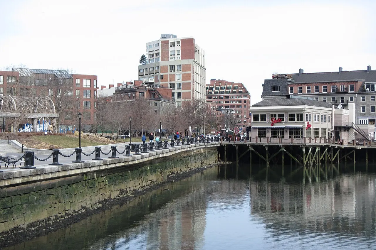 Long Wharf (LW) to Charlestown (Navy Yard)
