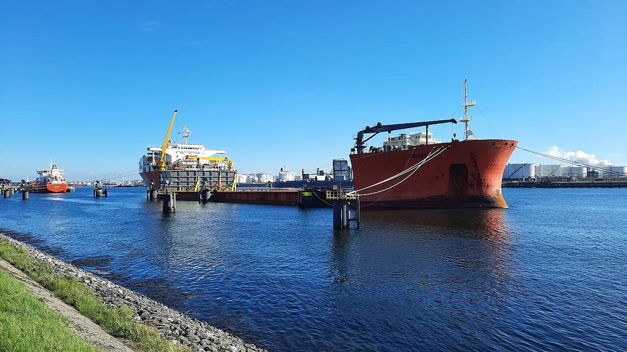 Rotterdam to Hull