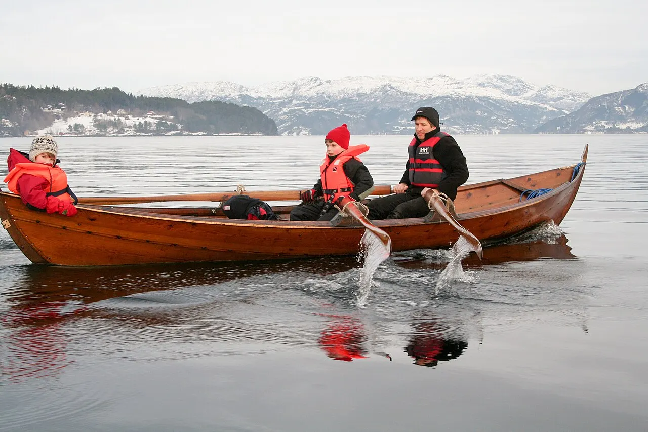 Venjaneset ferjekai to Hatvik ferjekai